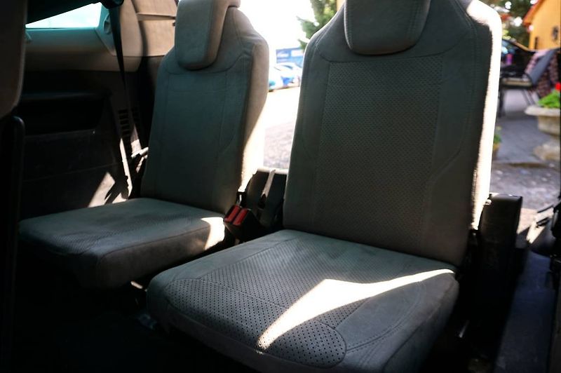 Citroën C4 Picasso (2012) EXCLUSIVE 2,0 HDI 120 kW - fotka 25 z 38