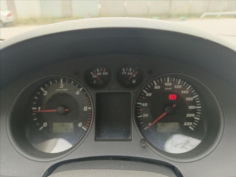 Seat Ibiza 1,9 SDi  Stella - fotka 21 z 23