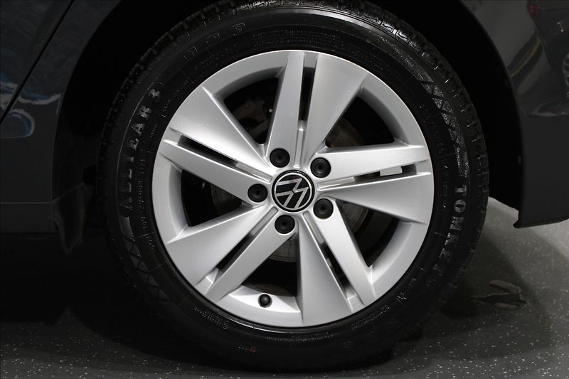 Volkswagen Golf 1,0 TSI Life CZ původ - fotka 32 z 33