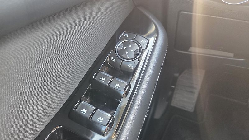 Ford Galaxy (2023) 2.0 EcoBl 110kW AT TITAN DPH - fotka 28 z 36