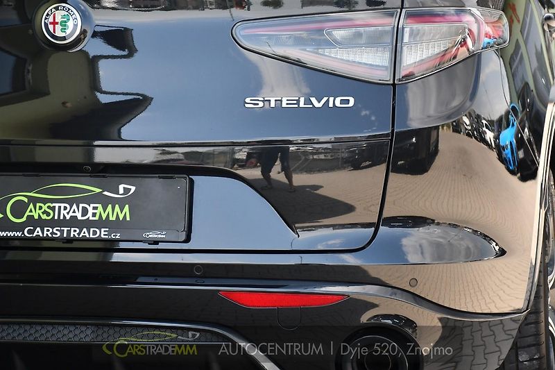 Alfa Romeo Stelvio 2.0T 16V 206kW VELOCE AT8 Q4 - fotka 24 z 44