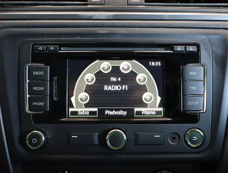 Škoda Rapid (2015) Spaceback 1.2 TSI, Tempomat - fotka 13 z 22