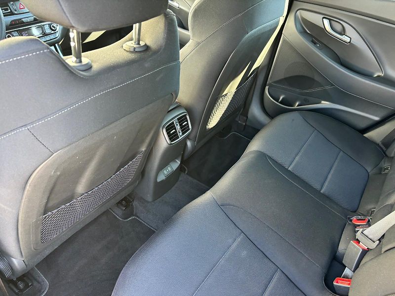 Toyota Auris 1.6 Valvematic Active - fotka 22 z 25