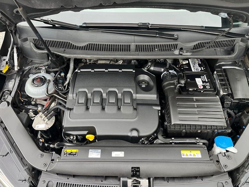 Volkswagen Touran (2020) 2.0 TDi DSG LED Webasto TOP - fotka 21 z 21