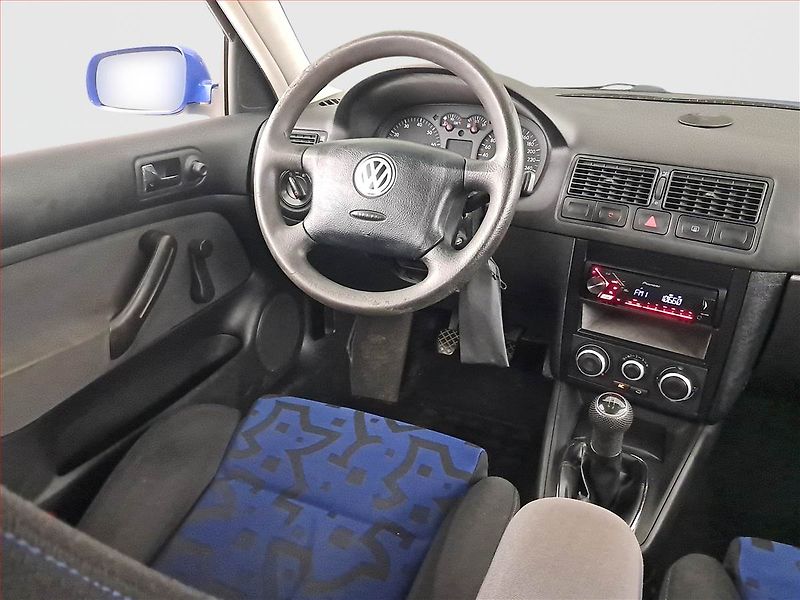 Volkswagen Golf (1998) 1.6, po STK, Klima - fotka 7 z 14