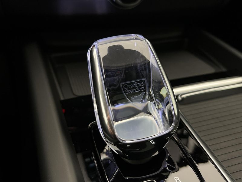 Volvo XC60 B5 AWD BLACK EDITION PLUS AUT  - fotka 17 z 43