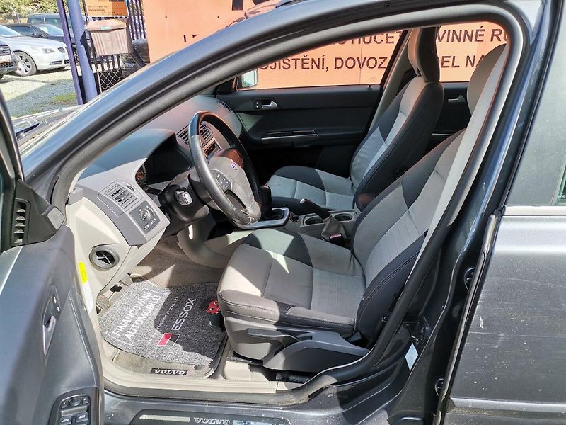 Volvo V50 (2005) 2.0D 100kw Klima Tažné Z. - fotka 9 z 26