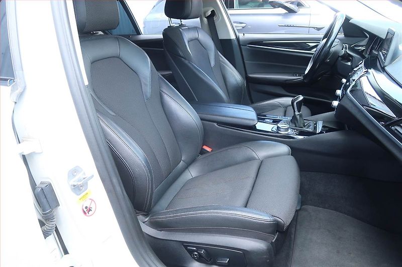 BMW Řada 5 (2017) 520d, Serv.kniha, Kůže, Navi - fotka 9 z 23