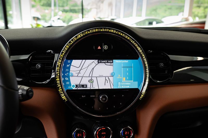 Mini Cooper S - fotka 12 z 21