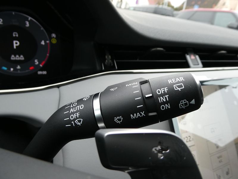 Land Rover Range Rover Evoque 2,0 Dynamic SE D165 aut.4x4 - fotka 21 z 39