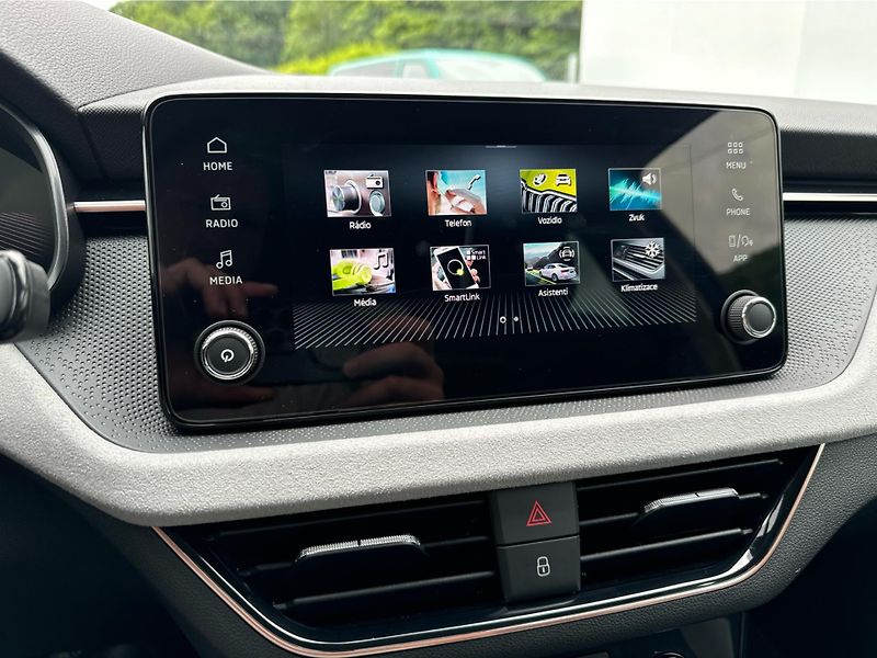 Škoda Scala Top Selection 1,0TSi 81kW AMBI - fotka 15 z 21