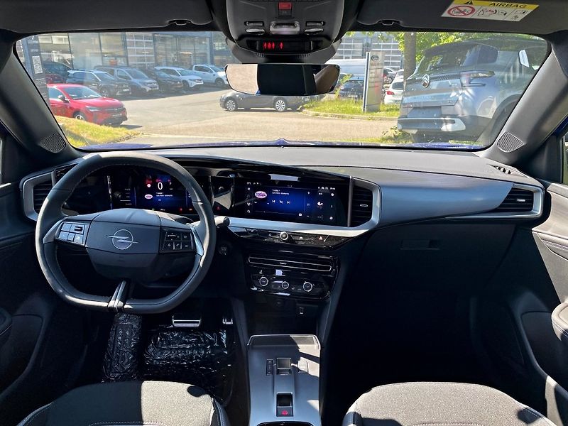 Opel Mokka MHEV 1.2T 145k GS AT6 - fotka 13 z 20