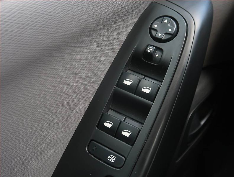 Citroën C4 Picasso (2017) 1.2 PureTech, Serv.kniha - fotka 15 z 15