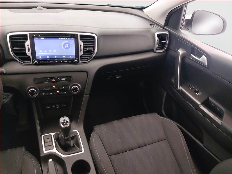 Kia Sportage (2016) 1.6 GDI, Serv.kniha, Xenony - fotka 8 z 17