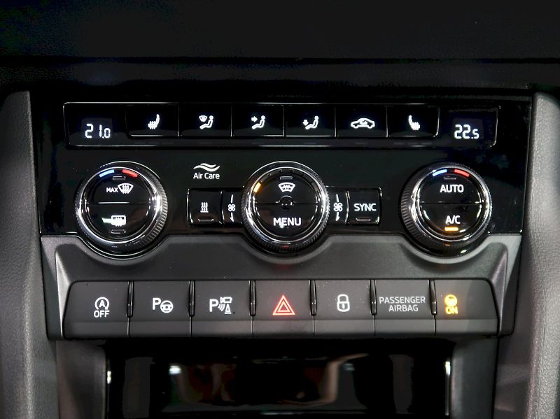 Škoda Karoq (2026) SPORTLINE 2.0TDI 110KW 4x4 DSG - fotka 35 z 46