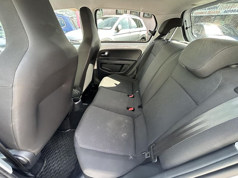 Volkswagen up! (2017) 1.0 i 44 KW - fotka 13 z 21