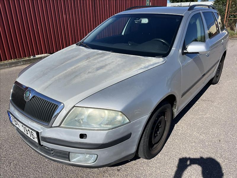 Škoda Octavia 2,0 TDi 103KW TAŽNÉ STK 7/2027 - fotka 1 z 32