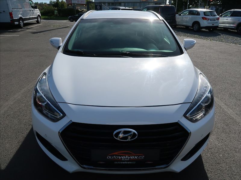 Hyundai i40 1,7 CRDi,104kW,1majČR,automat - fotka 7 z 25