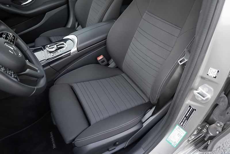 Mercedes-Benz Třídy C C 220CDi 4Matic Business - fotka 32 z 34