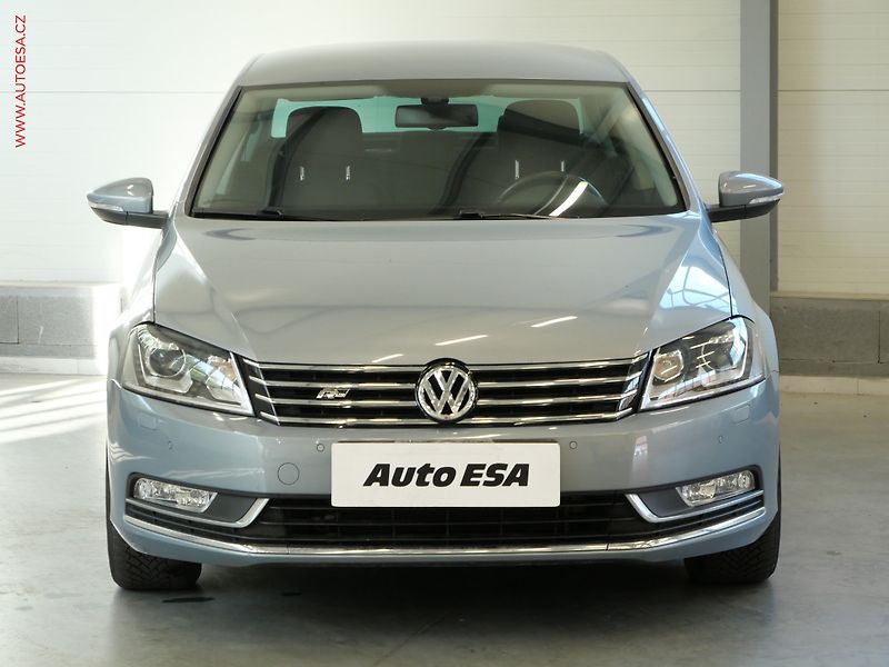 Volkswagen Passat (2012) 2.0 TDI, ČR, servis.kniha - fotka 2 z 20