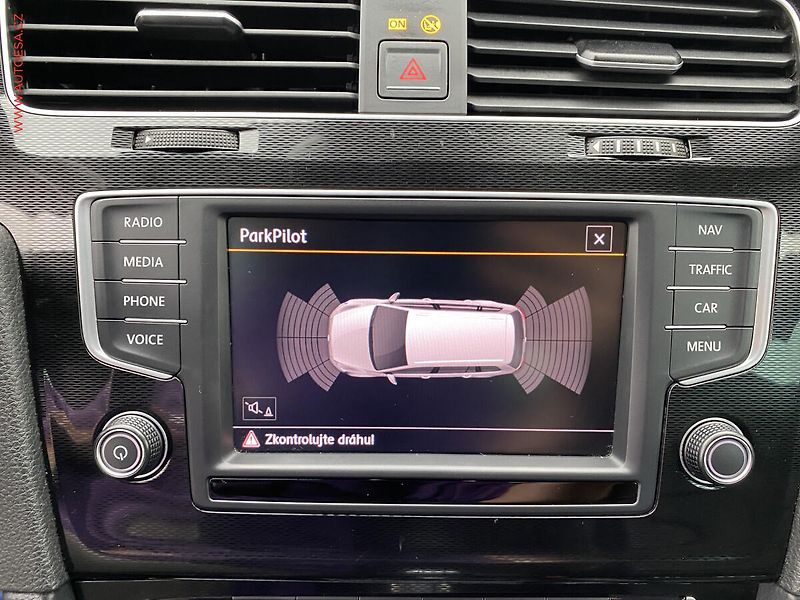 Volkswagen Golf (2016) 2.0TDi GTD, GTD, DSG, bixenon - fotka 18 z 18
