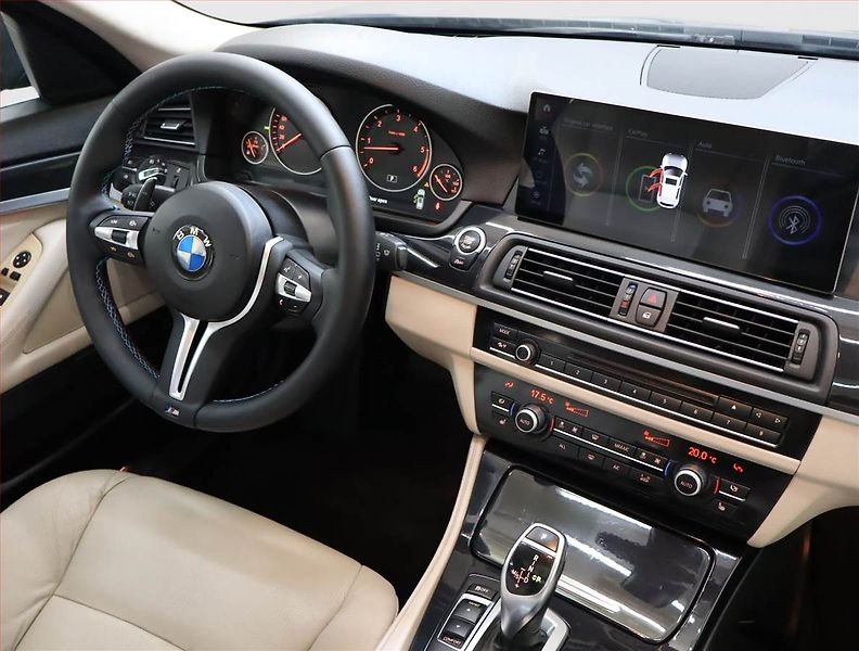 BMW Řada 5 (2012) 530d xDrive, 4X4, Automat - fotka 7 z 22