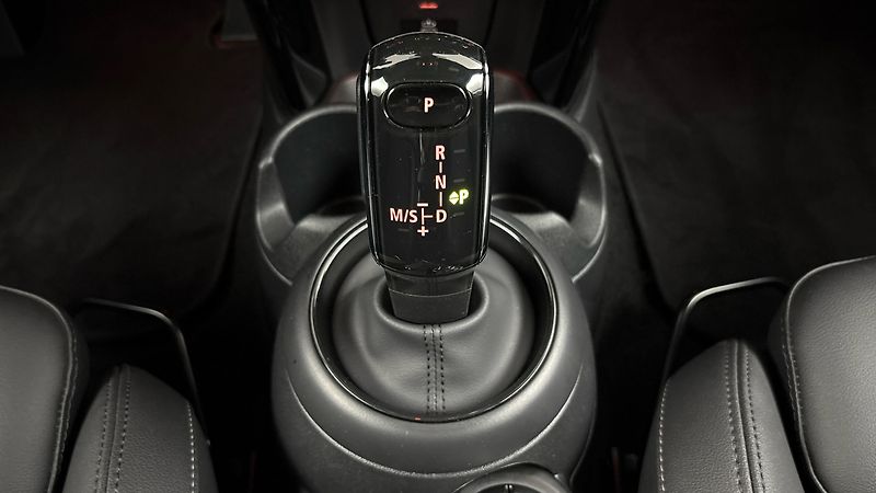 Mini Cooper S 2.0 AUT - fotka 21 z 23
