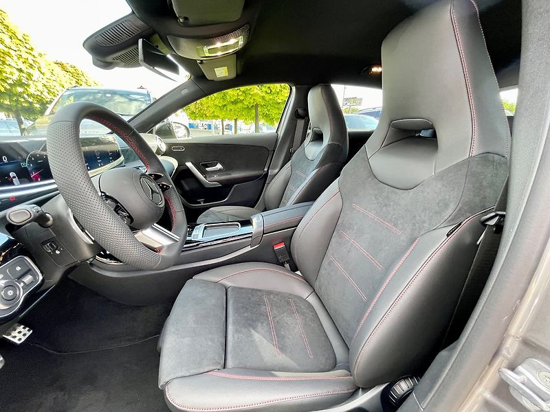 Mercedes-Benz Třídy A 180 Linie AMG - fotka 10 z 23