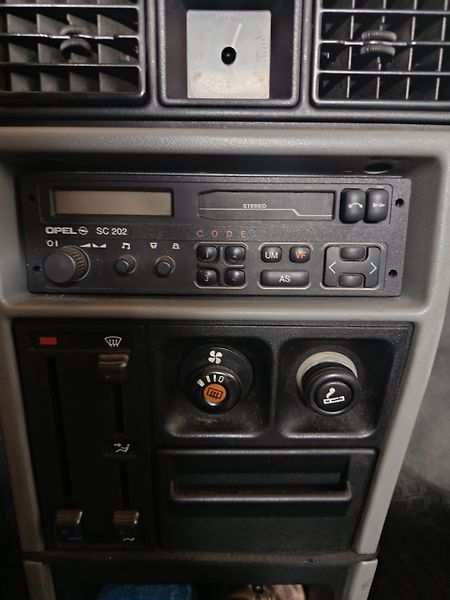 Opel Kadett (1987) 1.6 D - fotka 12 z 15
