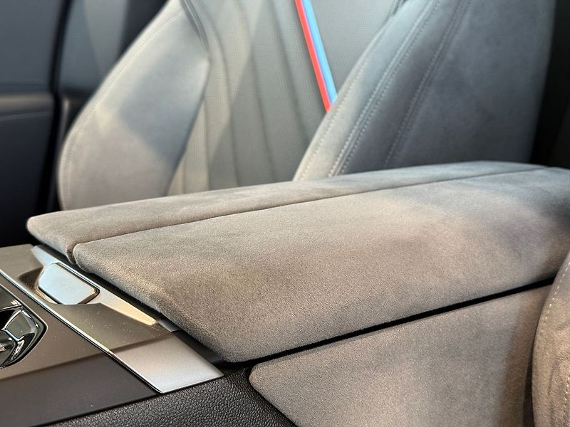 BMW Ostatní xDrive60, Masáž, Ventilace - fotka 35 z 41