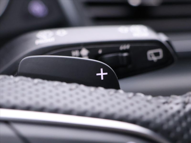 Audi Q5 2,0 TDI S-line 4x4 CZ - fotka 19 z 32