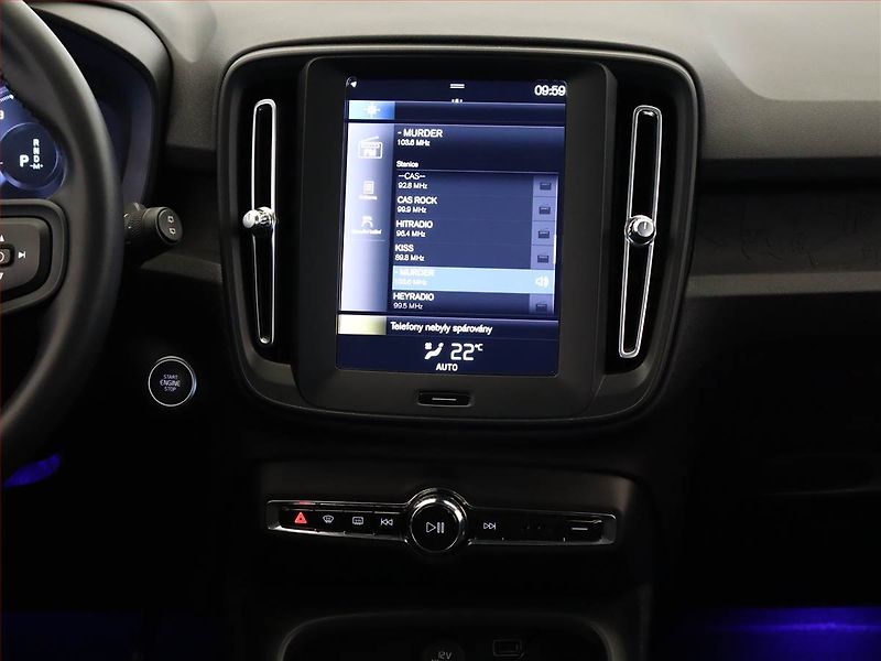 Volvo XC40 (2022) T2 - fotka 9 z 15