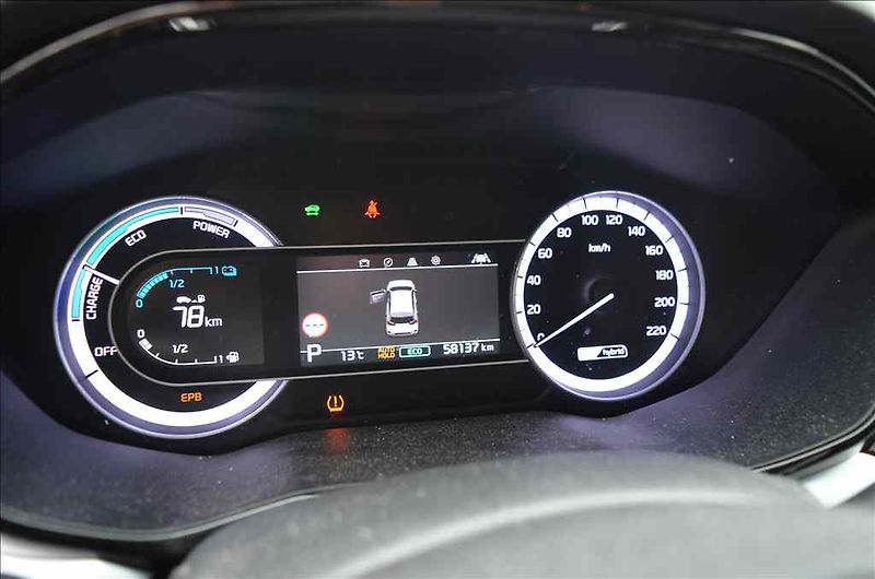 Mercedes-Benz Třídy C (2016) 250 COMBI  4MATIC AT - fotka 4 z 23