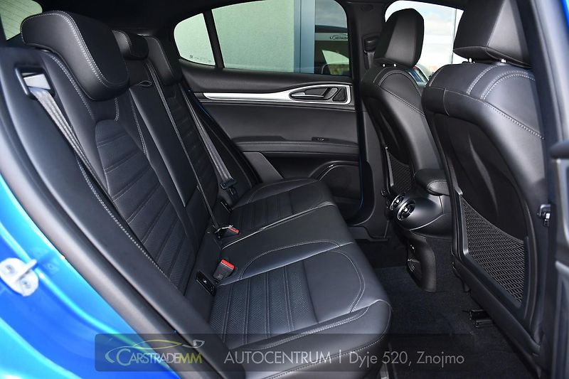 Alfa Romeo Stelvio 2.2 Diesel 16V 154kW VELOCE Q4 - fotka 18 z 53