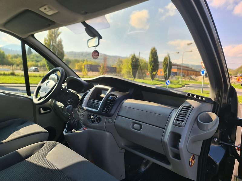 Opel Vivaro (2012) LONG 2.0 CDTi HRADEC KRÁLOVÉ - fotka 32 z 89