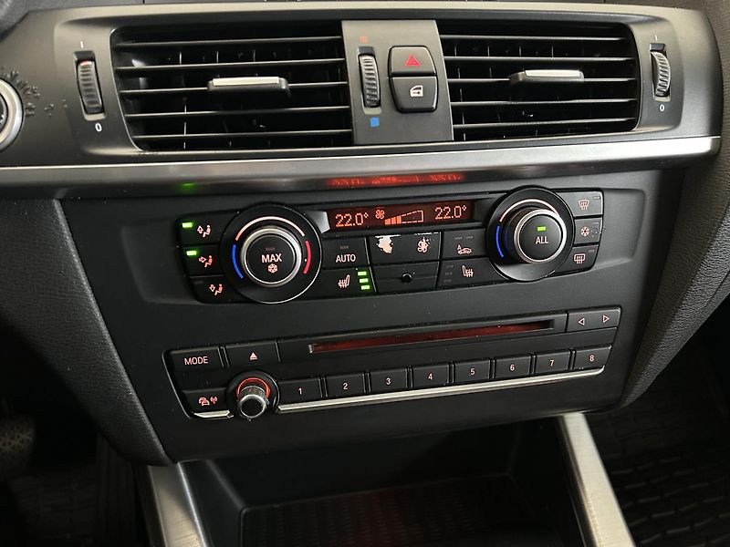 BMW X3 3.0 i 4x4 XDRIVE - fotka 21 z 23