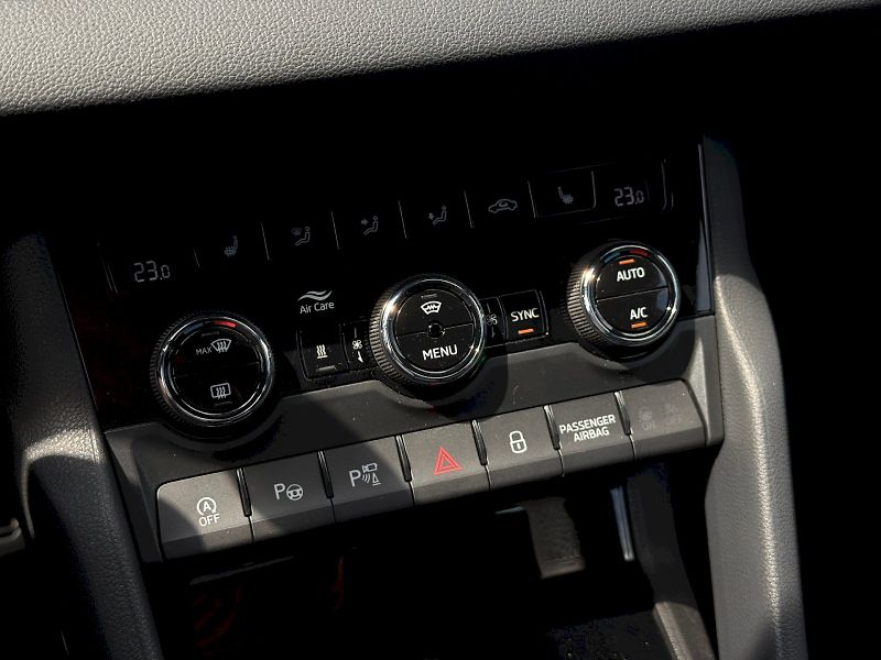 Škoda Karoq (2025) 1.5 TSI 110 kW DSG SportLine - fotka 17 z 28