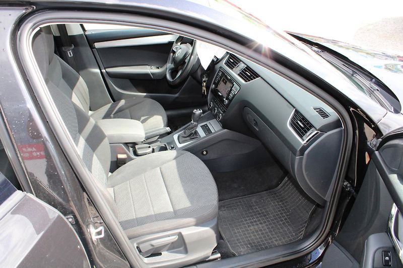 Škoda Octavia (2015) 2.0TDI NAVI KLIMA DSG 4X4 ALU - fotka 13 z 16