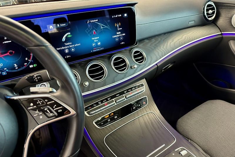 Mercedes-Benz Třídy E (2020) E 220d 4Matic AMG Line - fotka 51 z 112