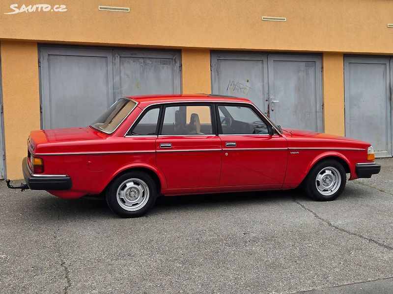 Volvo 240 (1979) 2.4 D6 Top Karoserie a lak - fotka 12 z 31