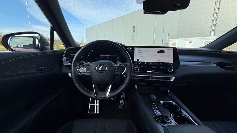 Lexus RX 500H 2,4 HEV F SPORT PLUS - fotka 16 z 26