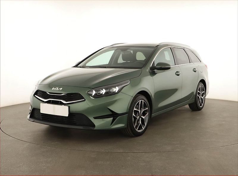 Kia Ceed (2025) 1.5 T-GDI, TOP, DPH, AUTOMAT - fotka 2 z 20