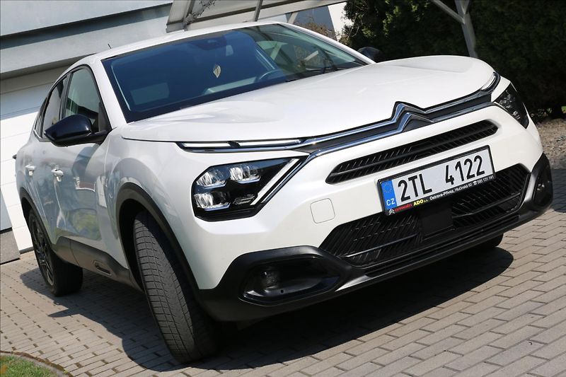 Citroën C4 1,2 1. Majitel, ČR, DPH - fotka 8 z 50