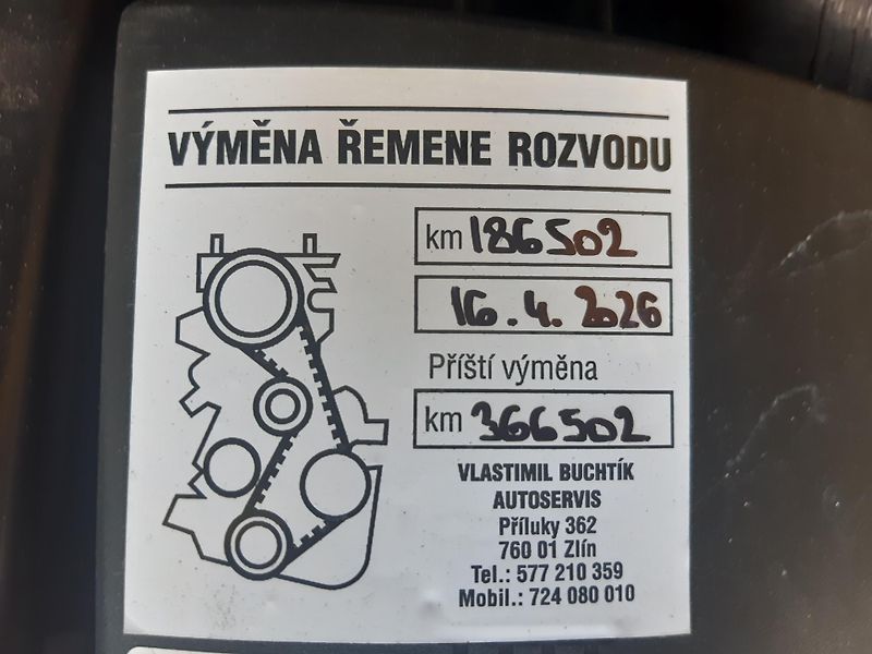Škoda Octavia 1.6 TDI NAVI KAMERA APP - fotka 27 z 28