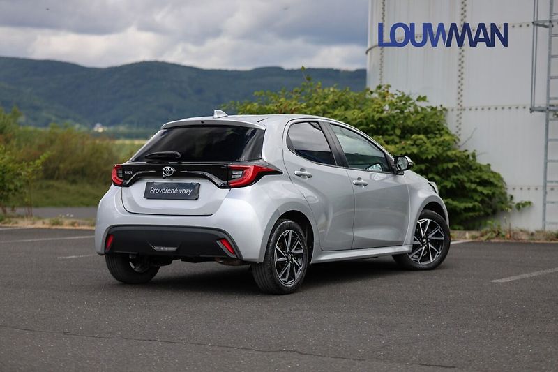 Toyota Yaris COMFORT STYLE TECH - fotka 16 z 18