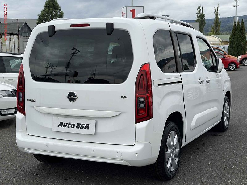 Opel Combo (2019) 1.5 CDTi, ČR, AC, výhřev sed - fotka 4 z 17