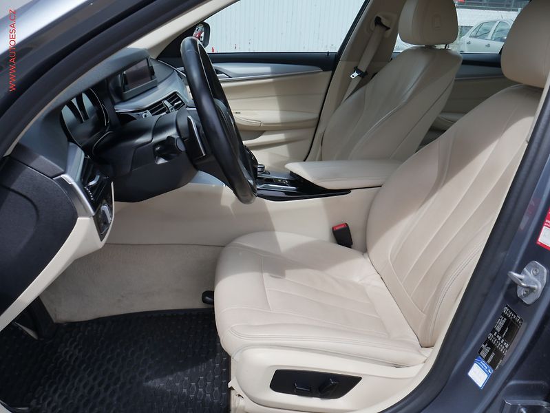 BMW Řada 5 (2018) 2.0D 520d, AT, LED, navi - fotka 9 z 25