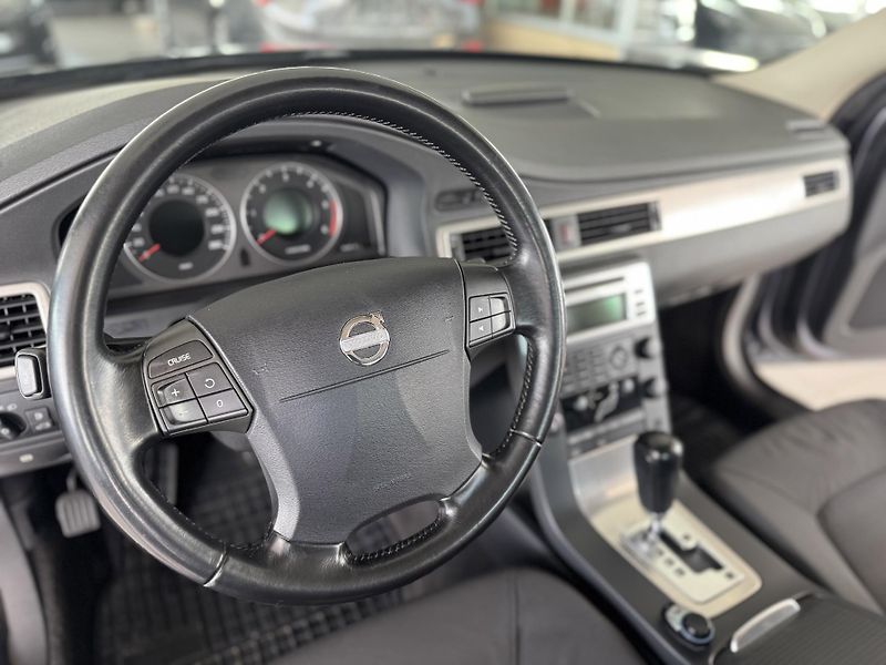 Volvo S80 D5 AUT*136kW*Nav*Tažné*TopStav - fotka 10 z 28