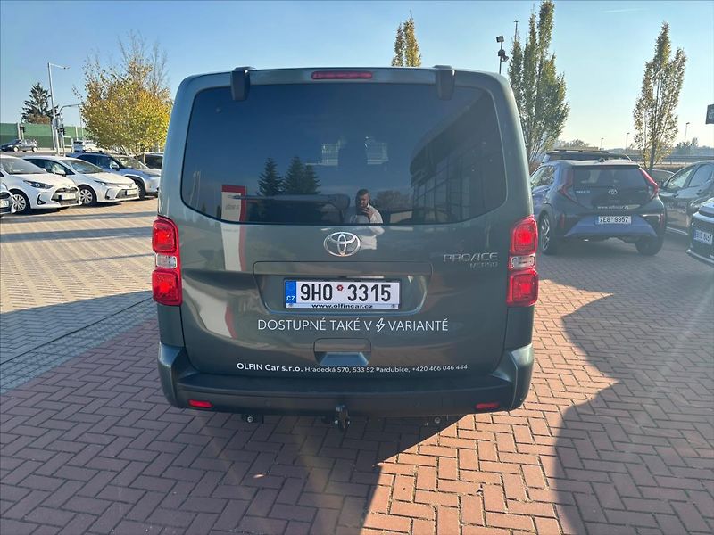 Toyota ProAce 2,2   VIP 7S SKYVIEW - fotka 5 z 8
