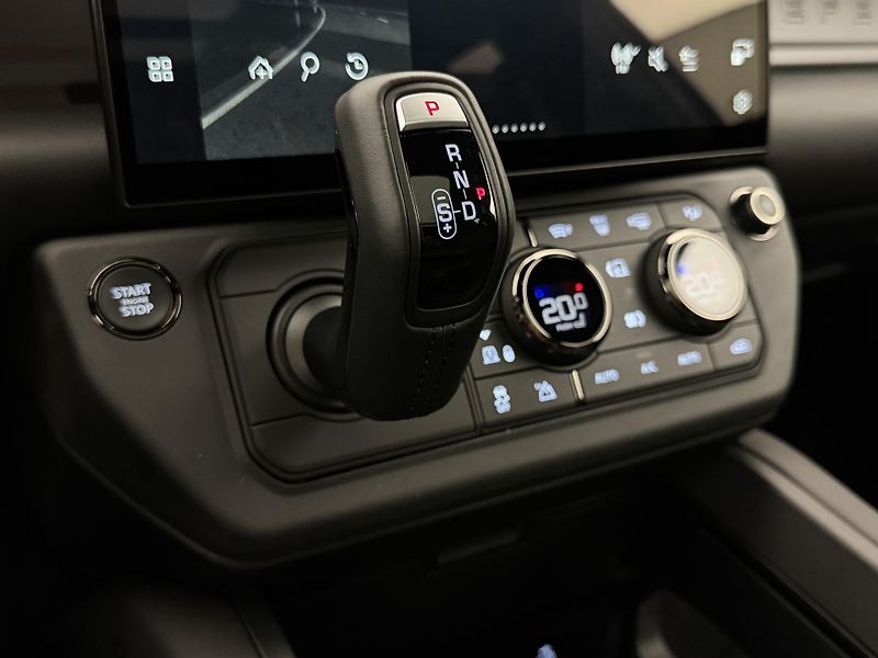 Land Rover Defender OCTA P635  - fotka 38 z 75